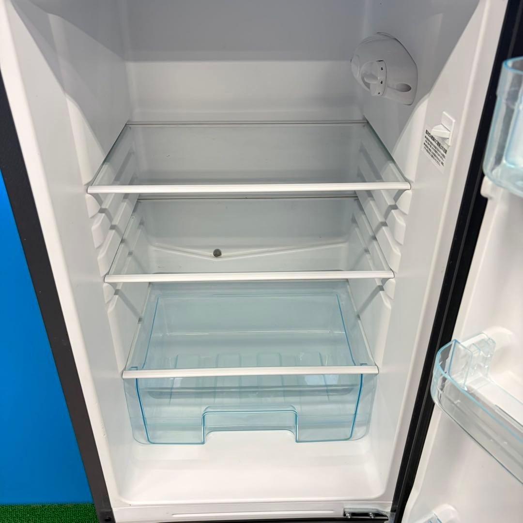 709 冷蔵庫　小型　一人暮らし　200L弱　スリム　洗濯機も有　格安　美品