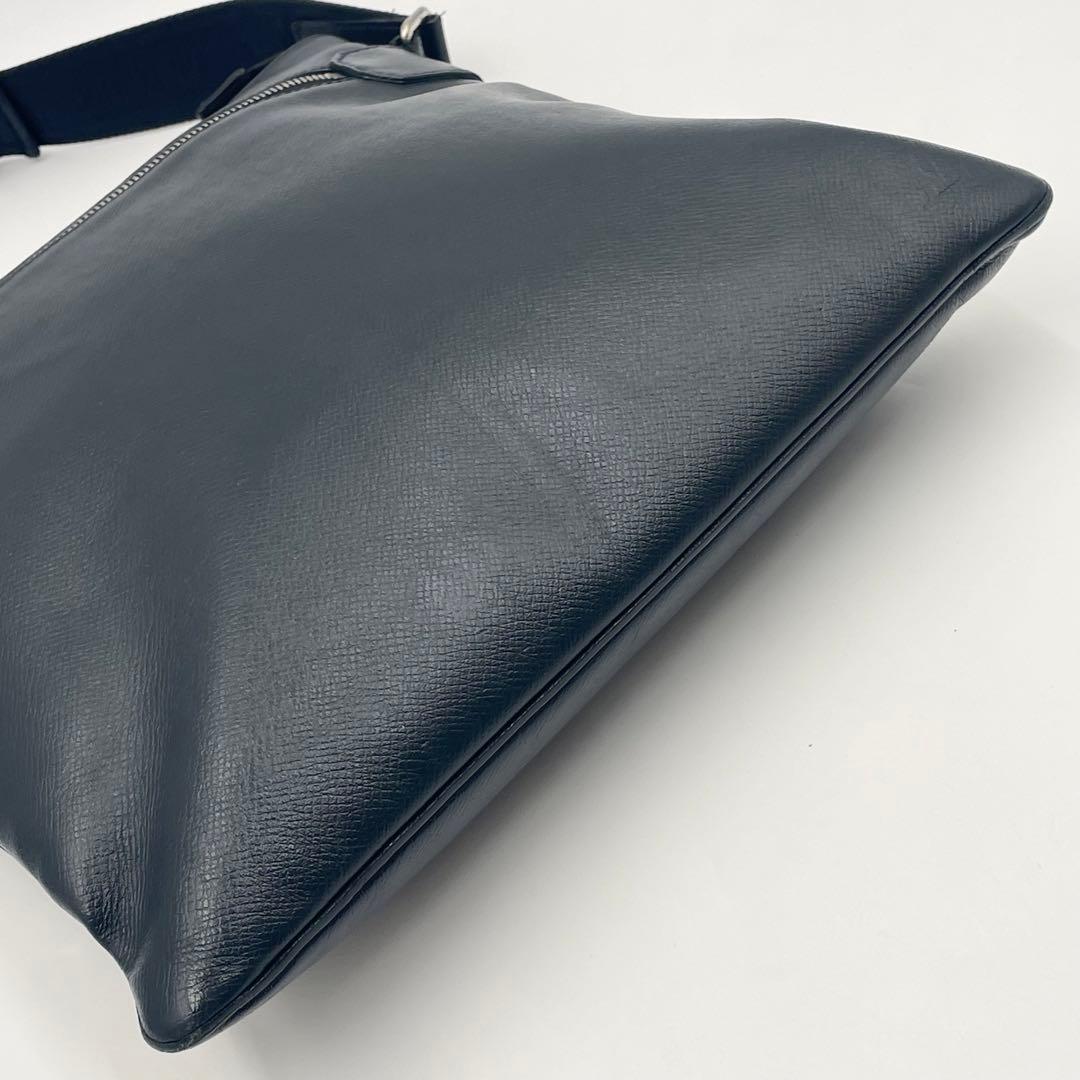 【極美品】ルイヴィトン タイガ サシャ ショルダーバッグ クロスボディ ブラック