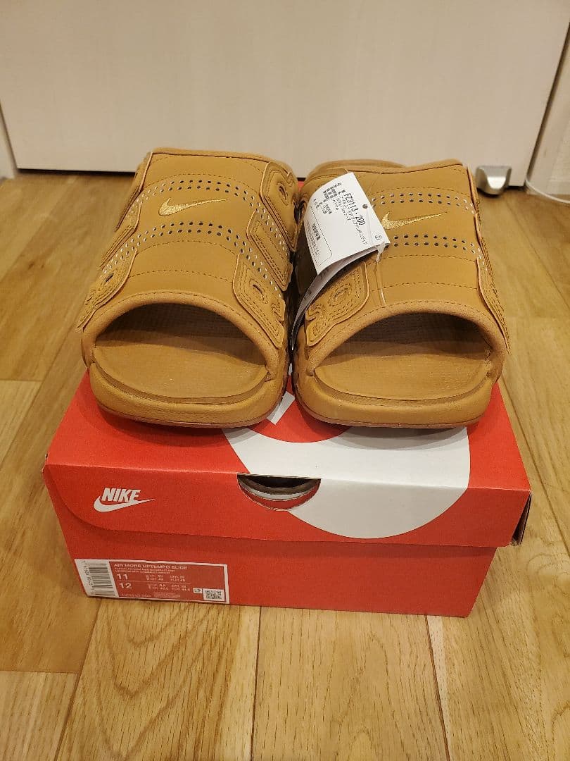【送料込み】ナイキ エアモアアップテンポ スライド フラックス　29.0cm