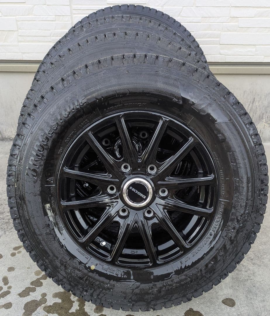 ブリジストン　スタッドレス　 195/80R15 　ハイエース