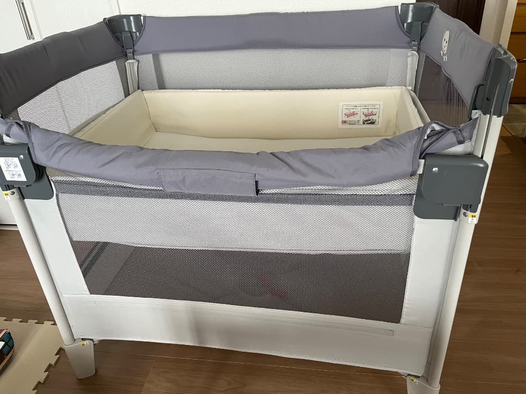 ベビーベッド　アップリカ　ココネルエアー　ホワイトグレー