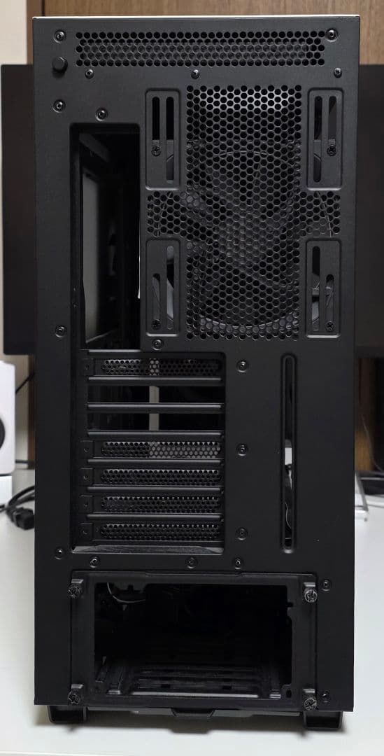 NZXT H700 CA-H700B-W1 ブラック/ホワイト