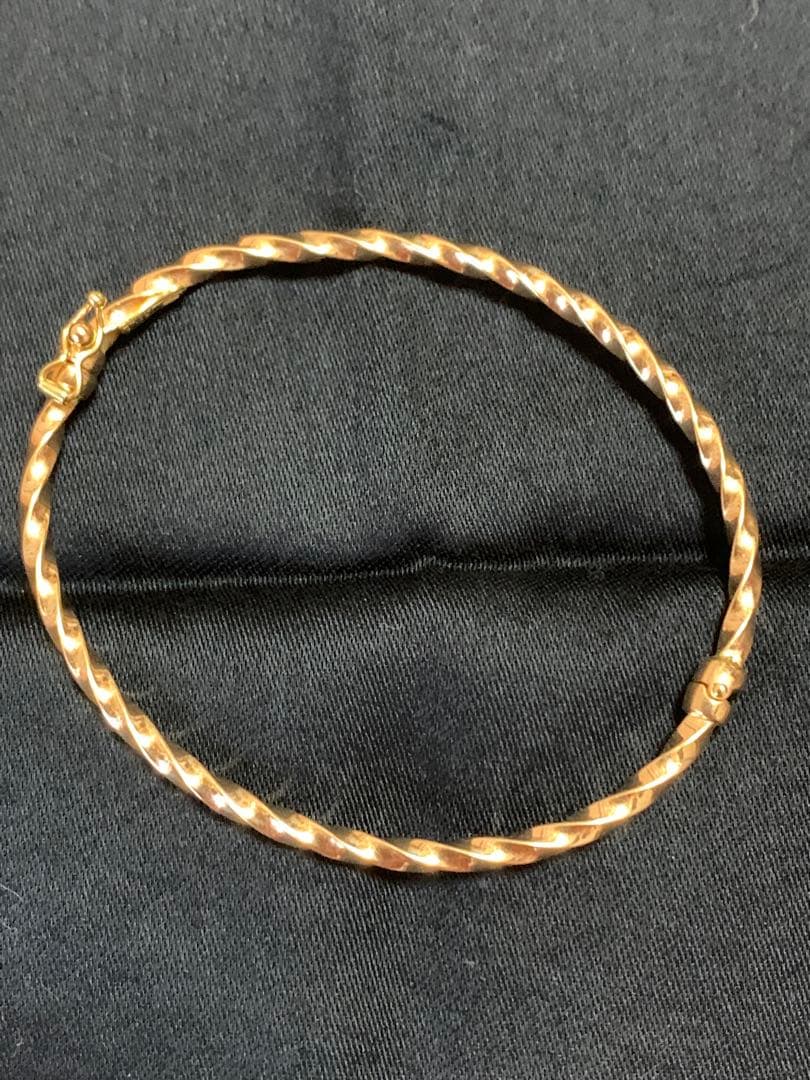k18 バングル　イタリア製　ツイストデザイン