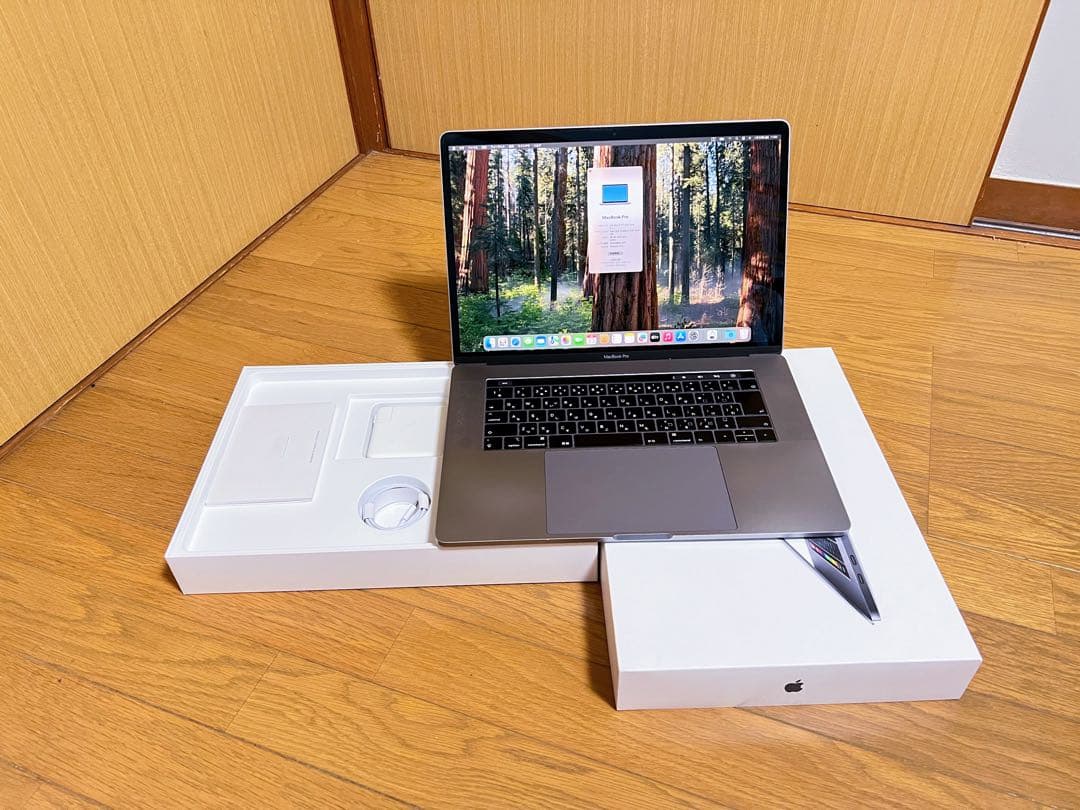 MacBook Pro 15インチ　2019 i7 256GB RAM 16GB