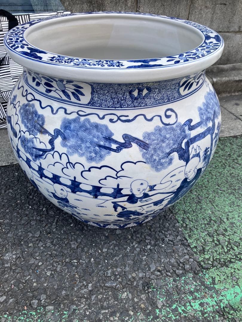 骨董 染付 青花人物文壺 特大 直径50㎝ ガラス板付き