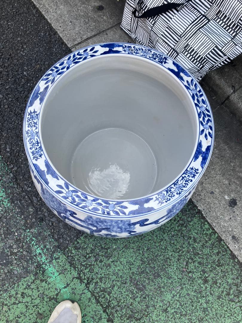 骨董 染付 青花人物文壺 特大 直径50㎝ ガラス板付き