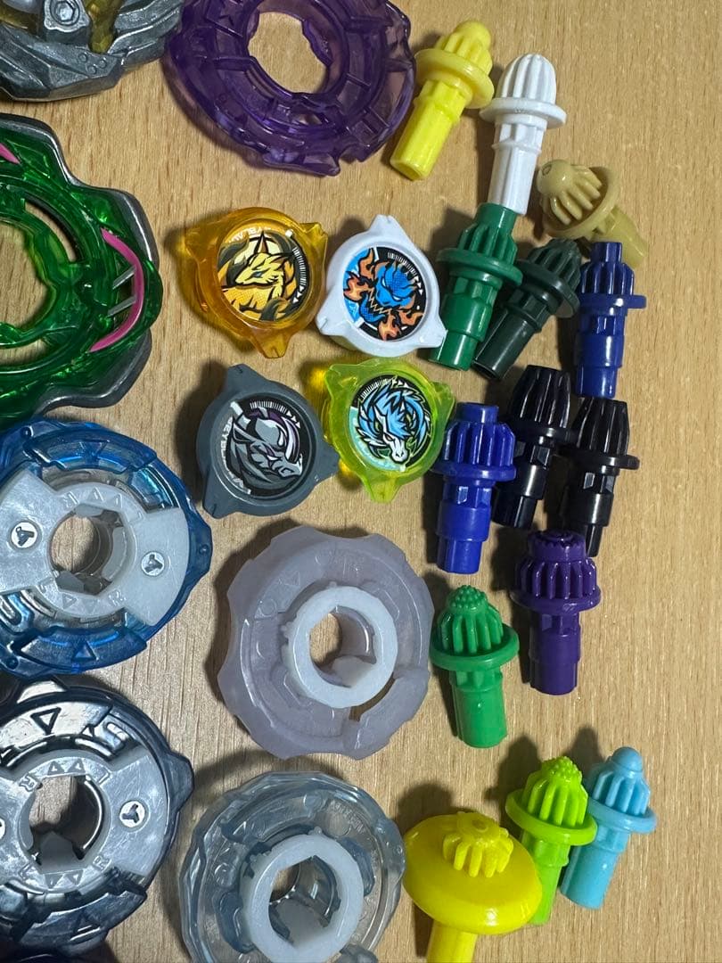 ベイブレードX まとめ売り　多色 ベイランチャー付き　+おまけ付き！