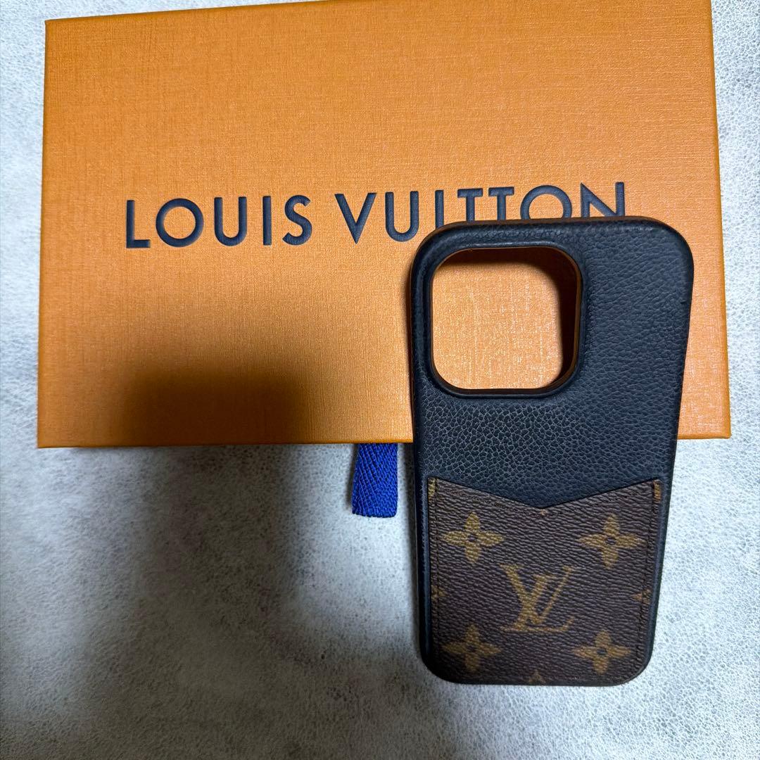 ルイヴィトン バンパー スマホケース iPhone15Pro 黒 M82887