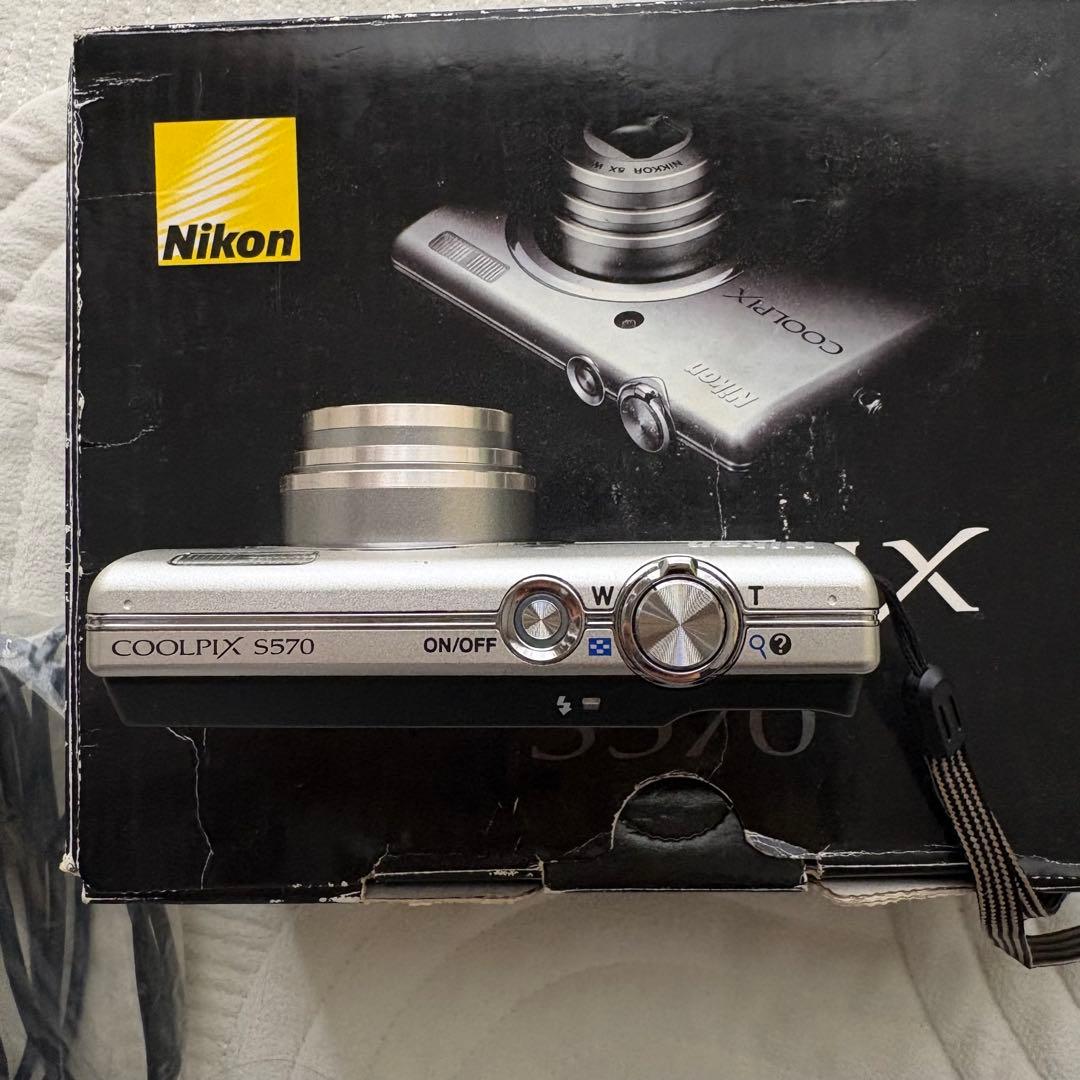 【完動品】Nikon Coolpix S570 デジタルカメラ 充電器付