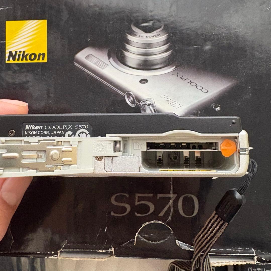 【完動品】Nikon Coolpix S570 デジタルカメラ 充電器付
