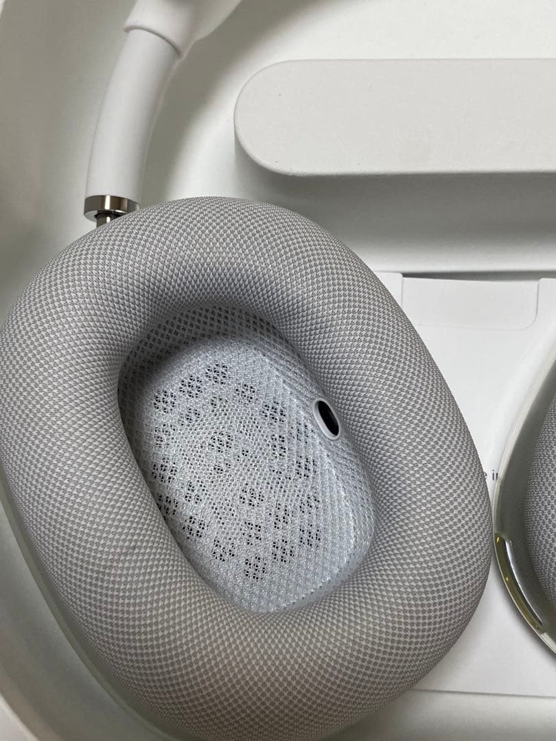 【値下げ中】AirPods Maxシルバー本体【Apple Care 期間内】