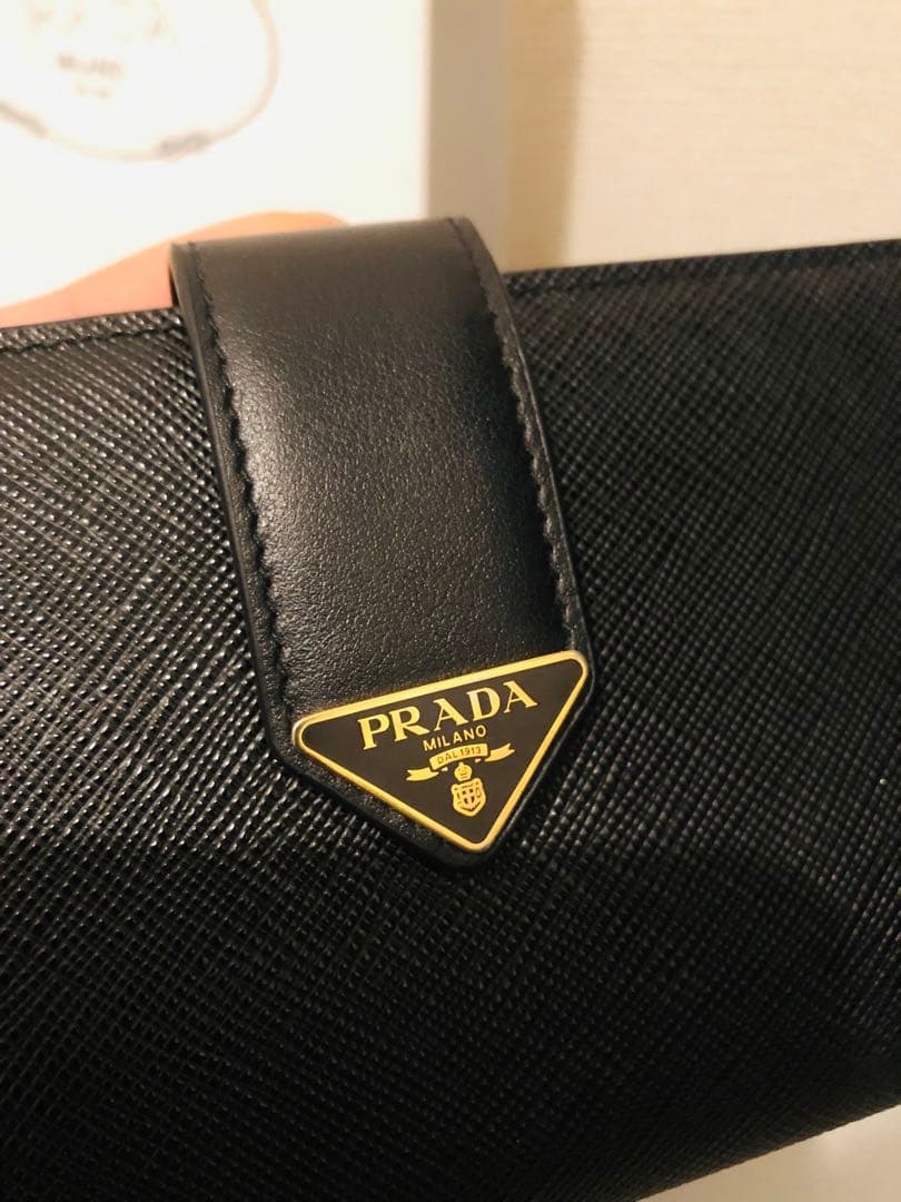 PRADA ブラック 長財布(小銭入れあり) 黒 1MV025