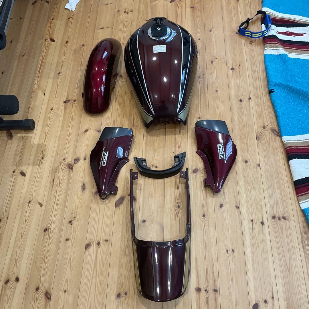 Kawasaki ゼファー750 ‼️外装タンクパーツ セット❗️