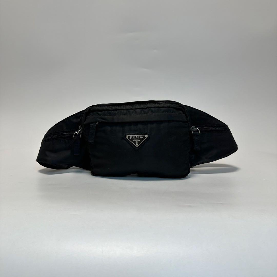 m61【極美品】プラダ　三角ロゴ　ナイロン　ブラックウエストバッグ　ボディバッグ