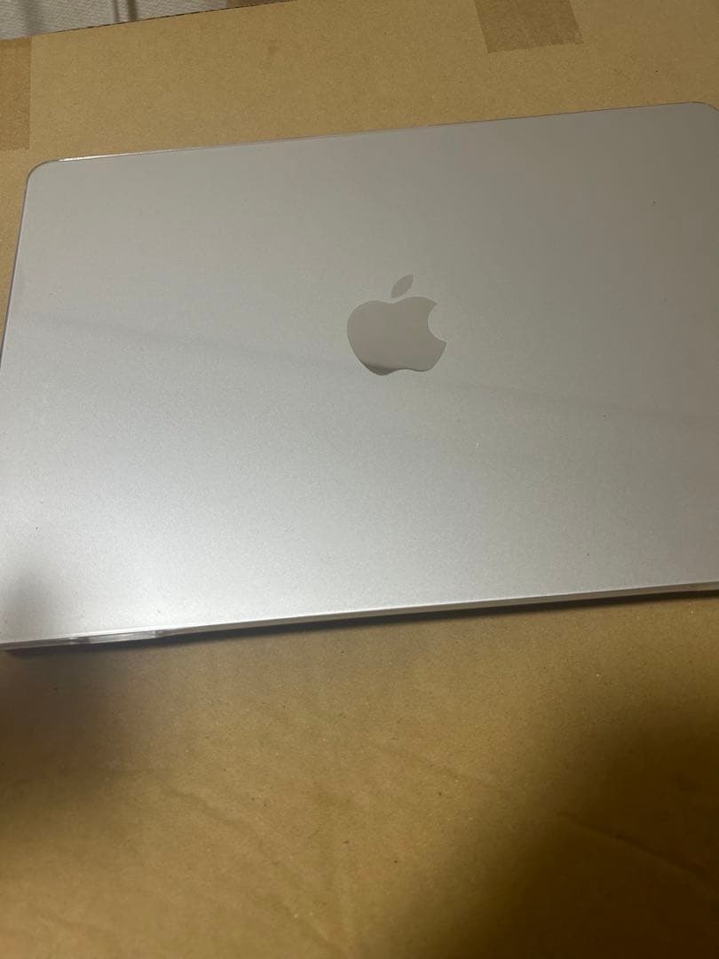 Apple MacBook Air m2 8gb 13インチ ほぼ未使用品