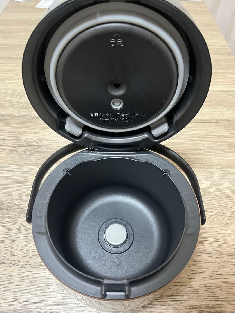 【未使用】HITACHI 炊飯器　おひつ御膳 RZ-TS202M