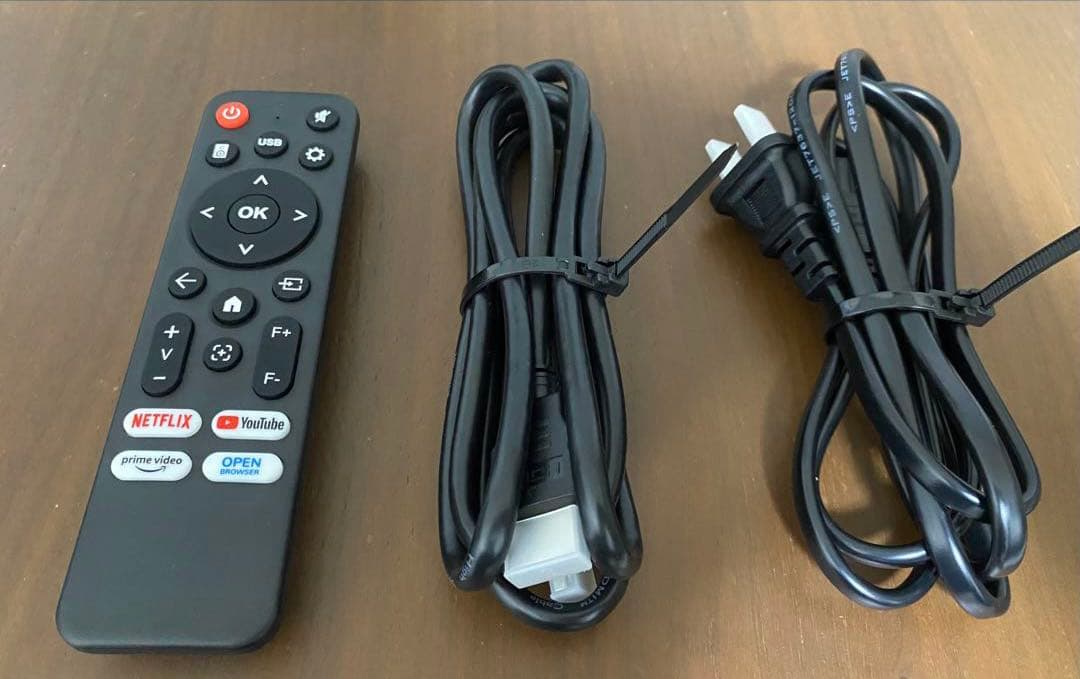 iWIMIUS P65 プロジェクター 本体（ケース付）