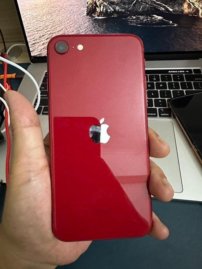 年末特価｜超美品 iPhone SE3 128GB 赤 SIMフリー