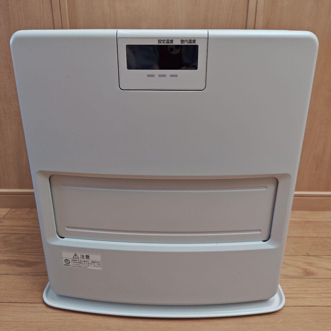 2023年製　コロナ石油ファンヒーター