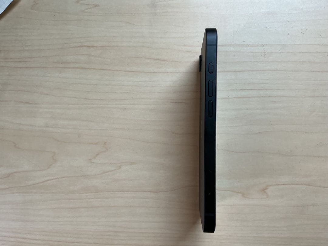 iPhone16e 128GB本体　ブラック　バッテリー100%