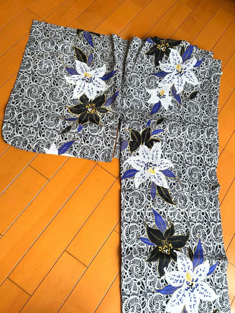 ANNA SUI浴衣 Mサイズ 白い花 黒い花