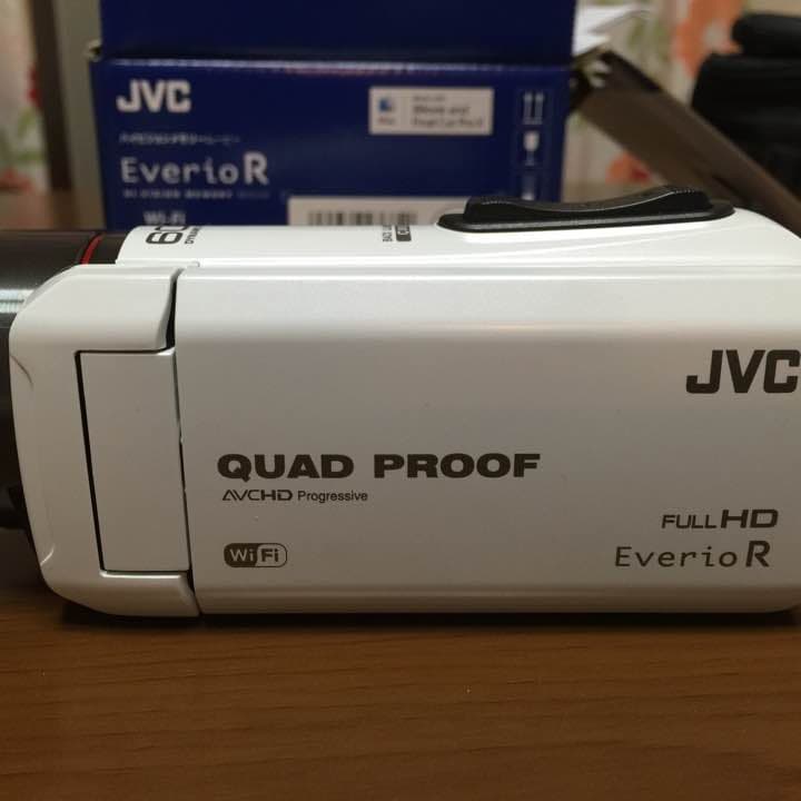 JVC ビデオカメラ Everio R  GZ-RX600-w