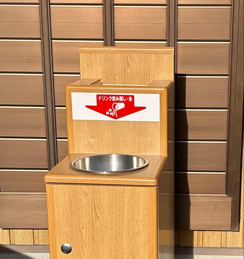 ドリンク飲み残しゴミ箱