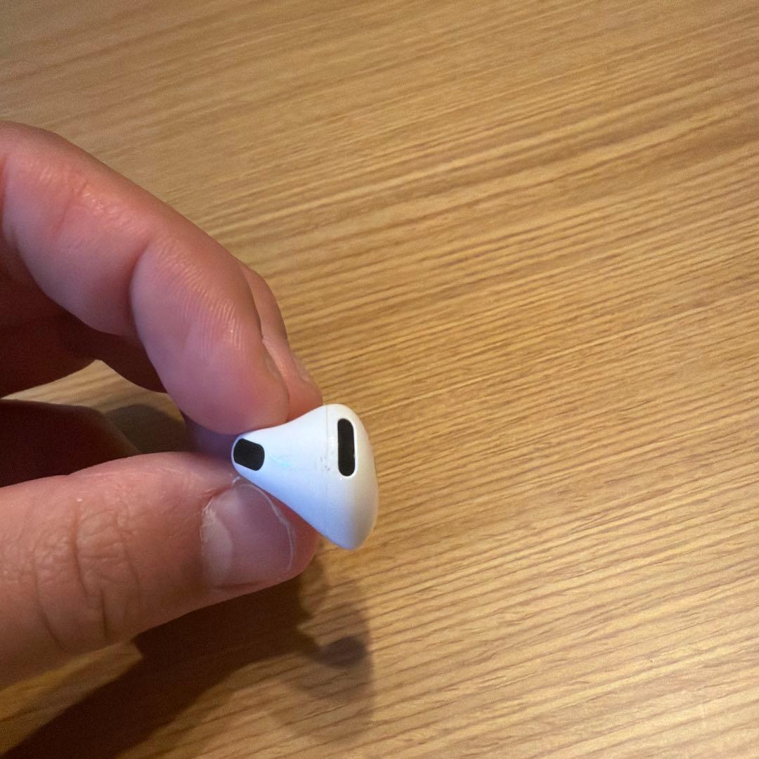 AirPods 4本体 ホワイト 充電ケース付き