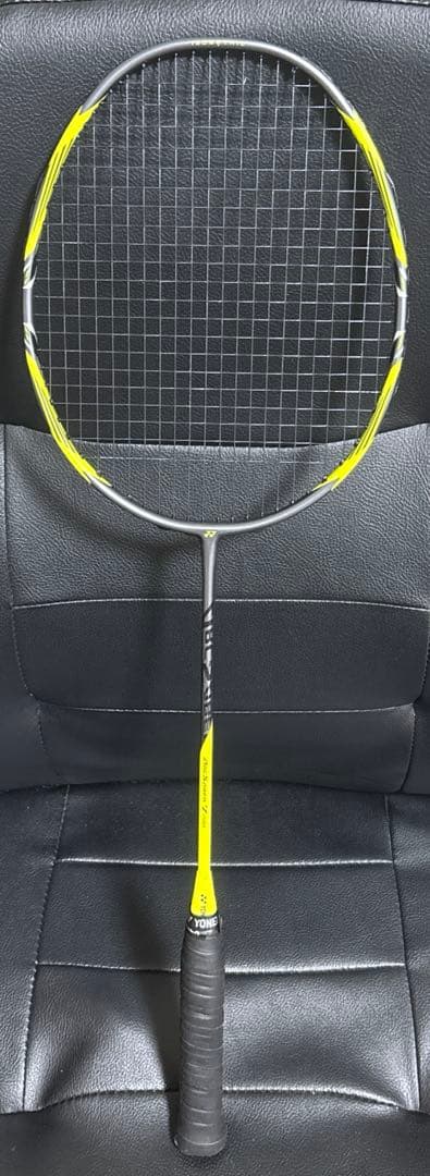 【美品】YONEXバドミントンラケットアークセーバー7