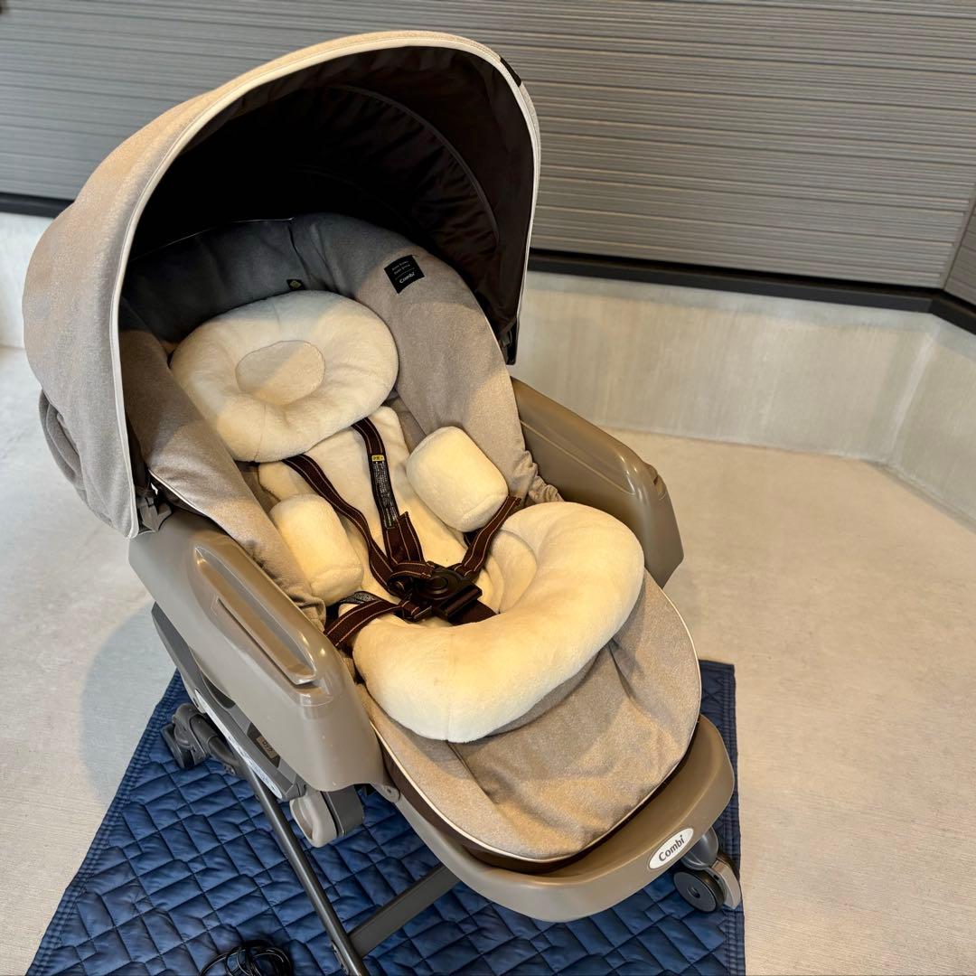 【美品】Combi コンビ ホワイトレーベル ネムリラ AT BEDi