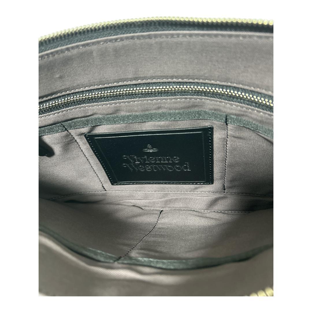 新品 ヴィヴィアン ウエストウッド ラインORBエンボス クラッチバッグ 送料込