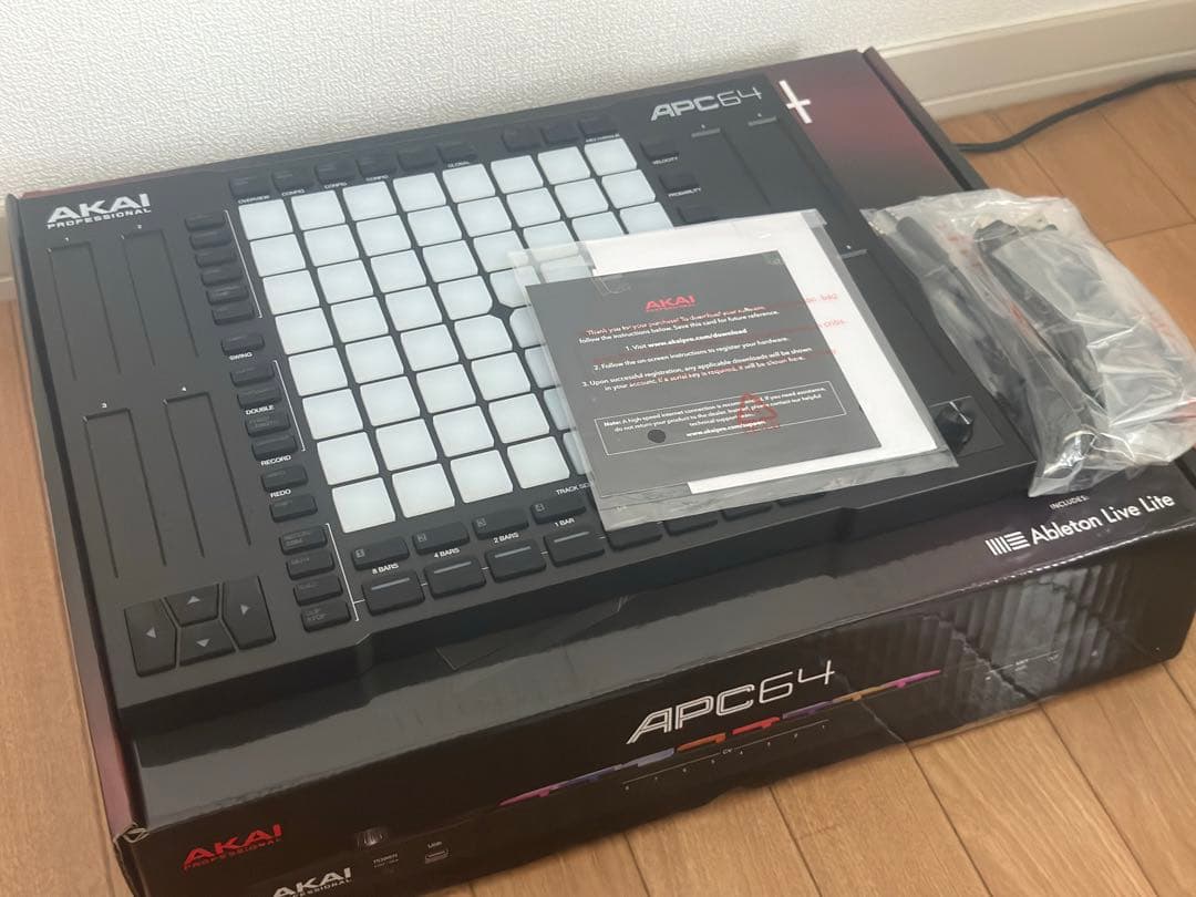 M*I様 Akai APC64 MIDIコントローラー