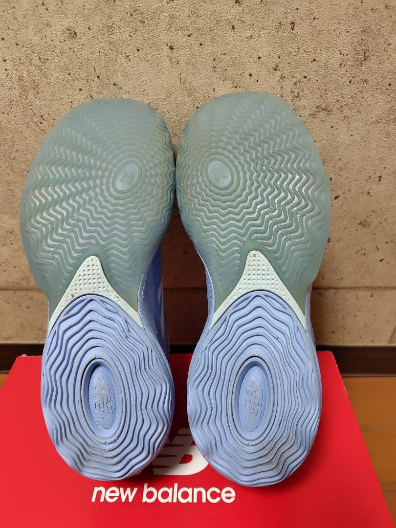 ニューバランス　HESI LOW V2