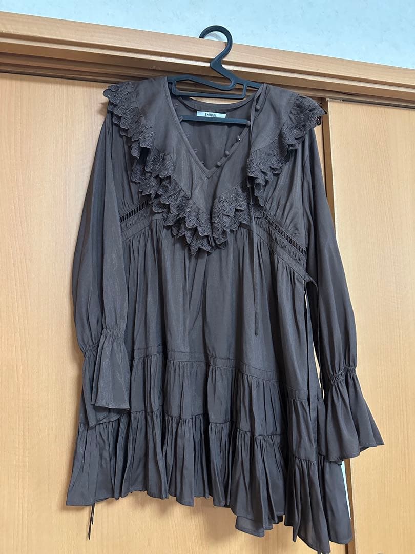 スナイデル　コットンライクラッフルカラーチュニック