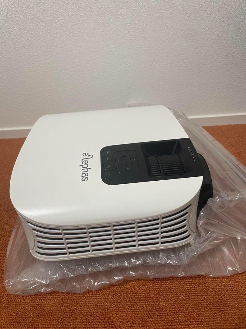 美品 LEDプロジェクター