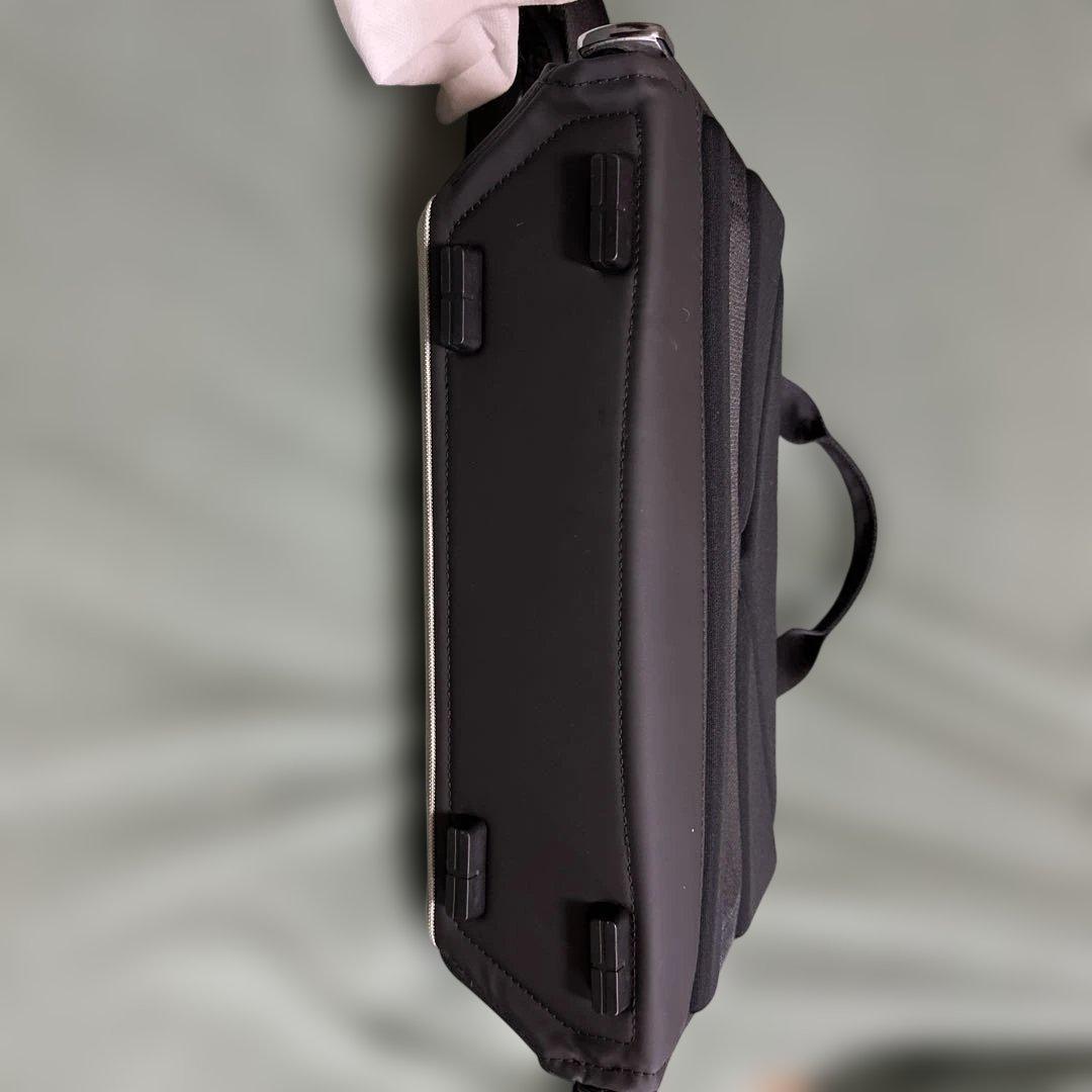 ARTPHERE ブラック ショルダーバッグ