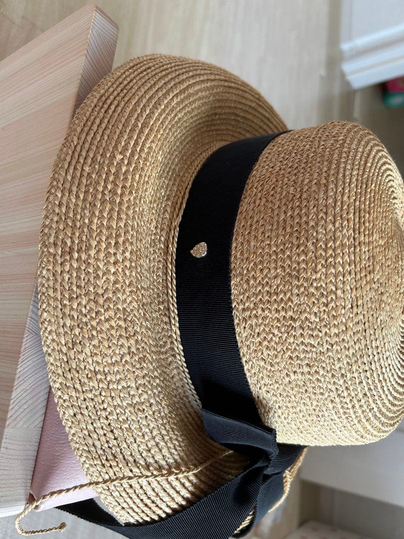 へレンカミンスキー　麦わら帽子　ニューポート