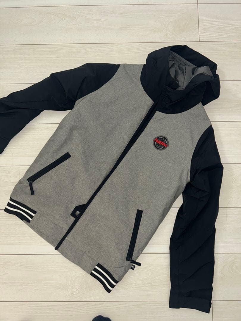 BURTONスノーボードウエア上下セット150(Lサイズ)