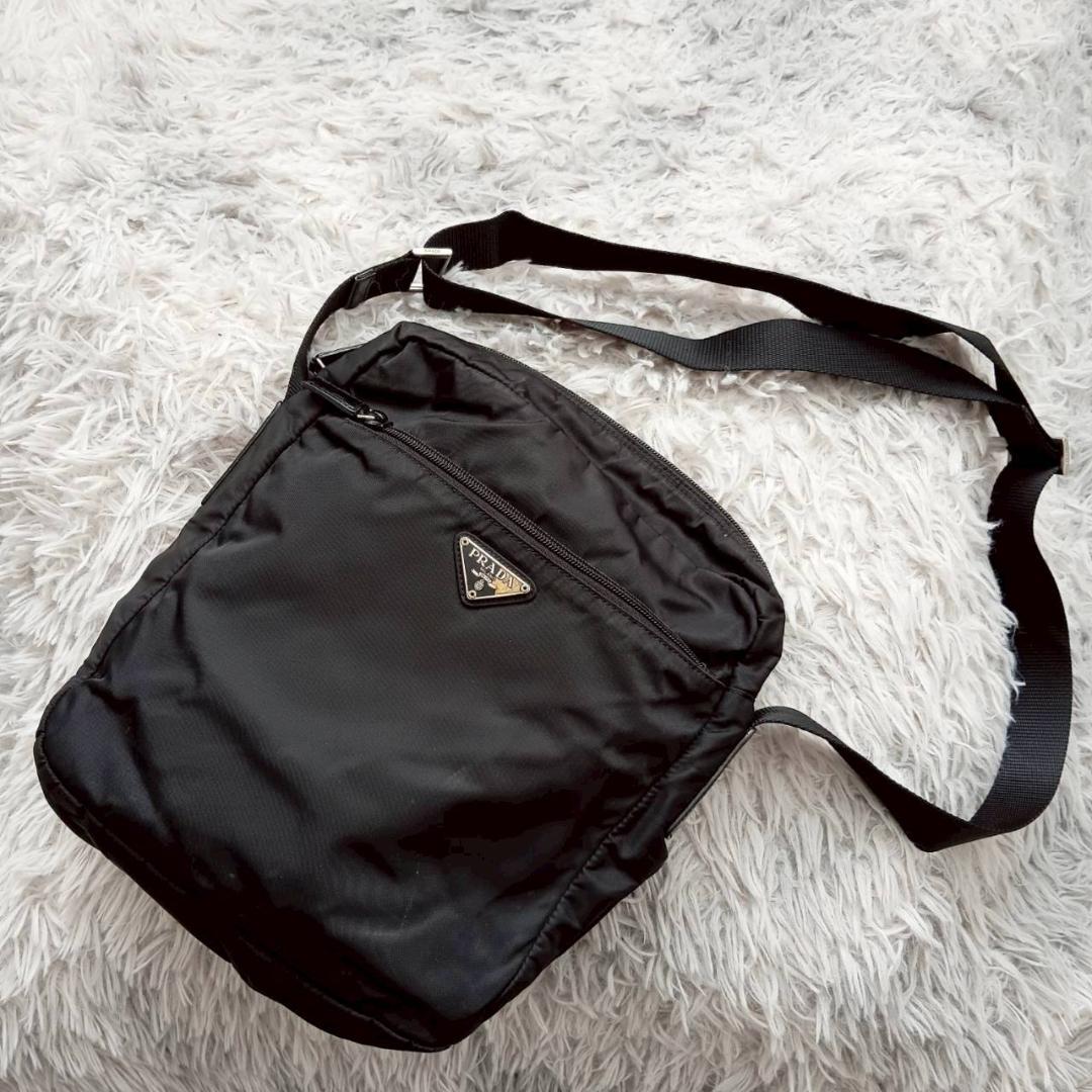 プラダ PRADA ナイロン ショルダーバッグ 黒 B7370 三角ロゴ