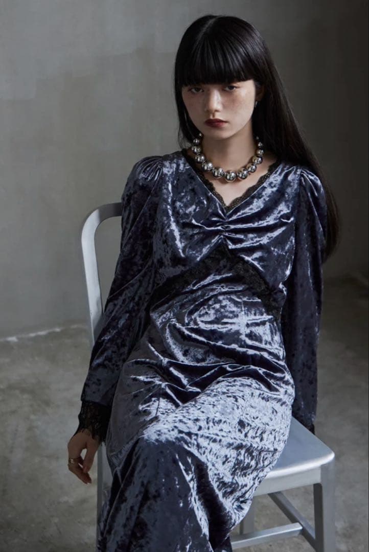 etoll.クラッシュベロアランジェリー風オケージョンドレス