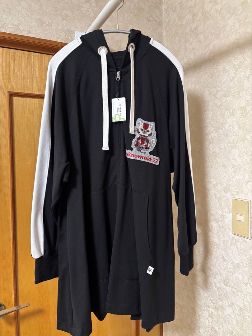 フード付きパーカー クロ