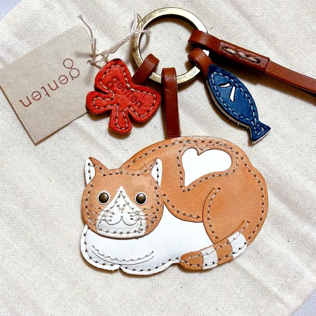 【出品9/15まで・新品未使用】 genten チャーム 茶白 ハチワレ 猫