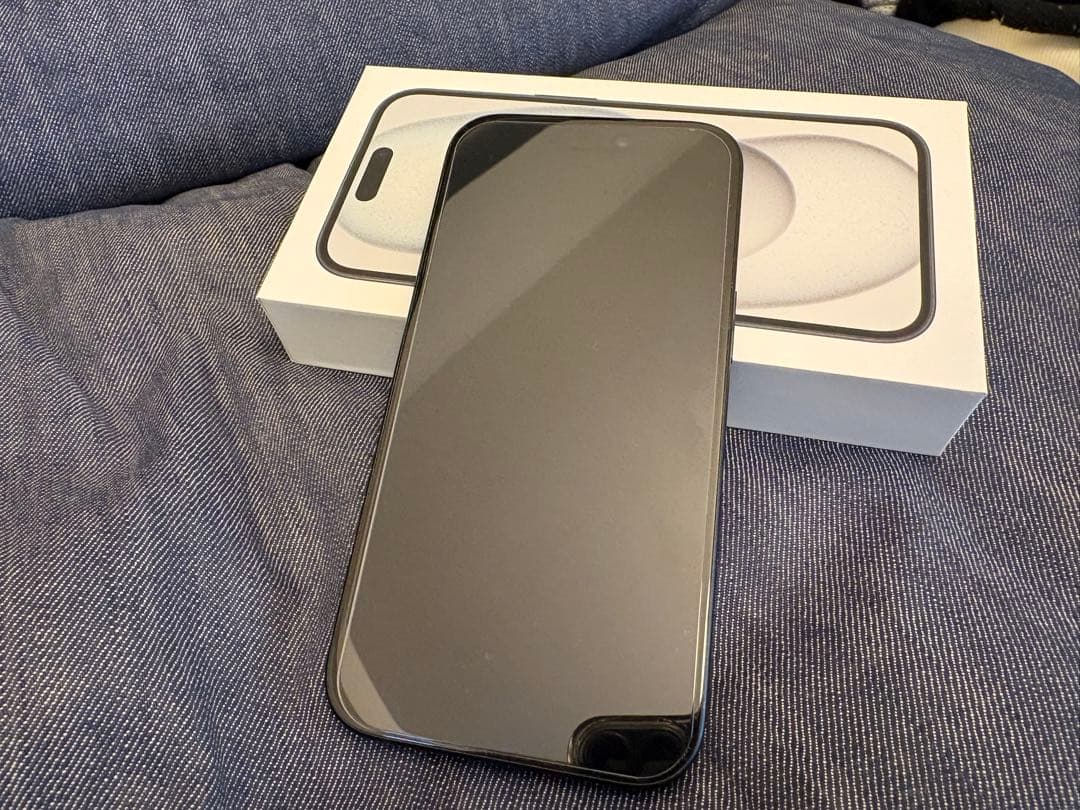 【美品】iPhone 15 128GB ブラック SIMフリー