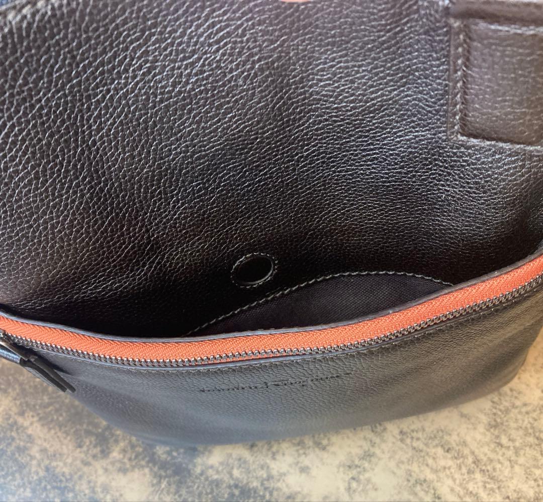 フェラガモ レザー ショルダーバッグ