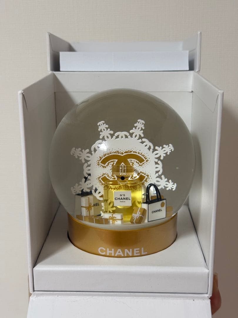 CHANEL スノードーム 香水ボトル付き　2024年 ノベルティ