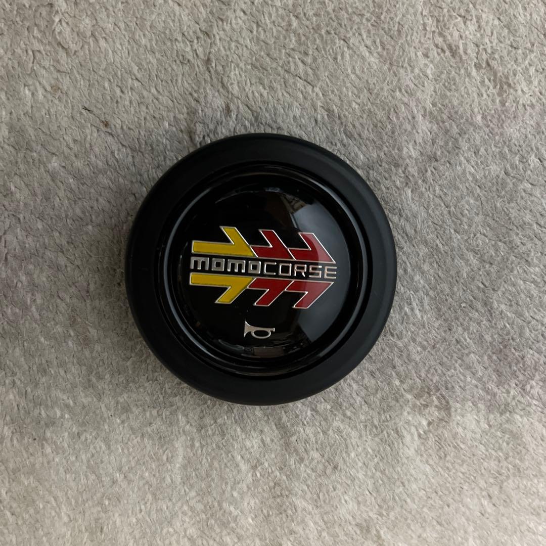 ホーンボタンMOMO２個ナルディ１個