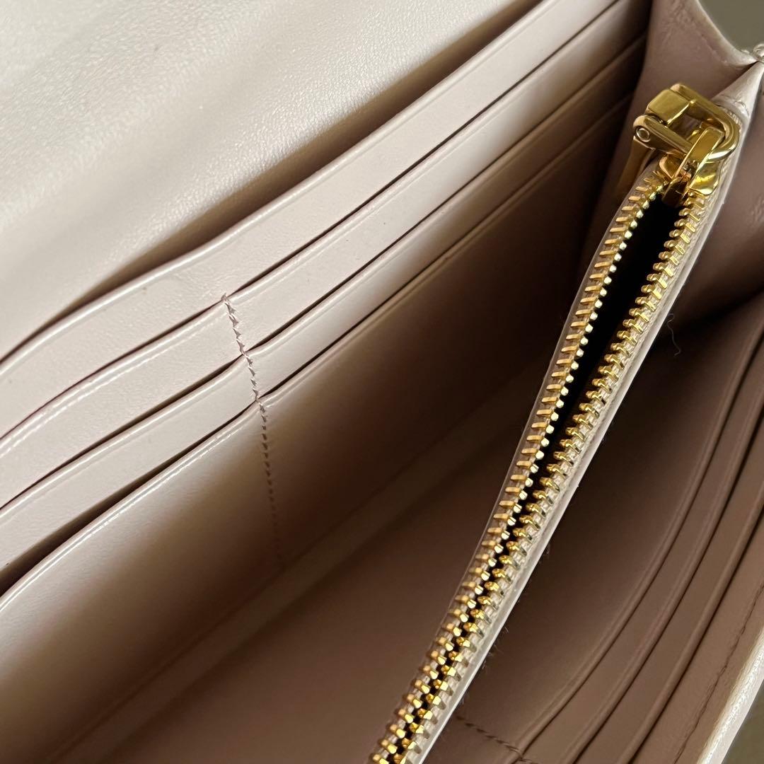 miumiu マトラッセレザー　長財布