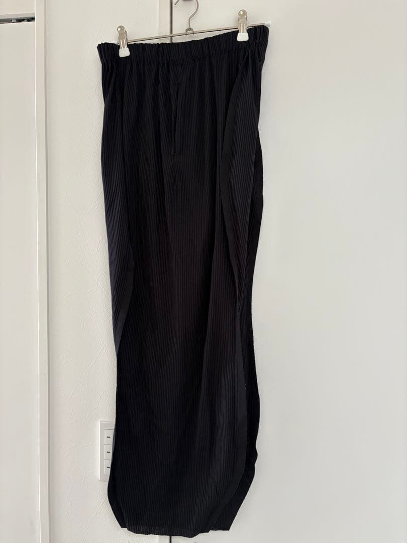 PLEATS PLEASE 黒 カジュアルパンツ PP43KF637