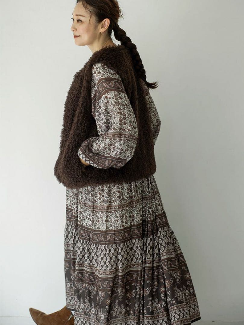 ハグオーワー⭐︎ Wニードルファーベスト　美品　未使用に近い