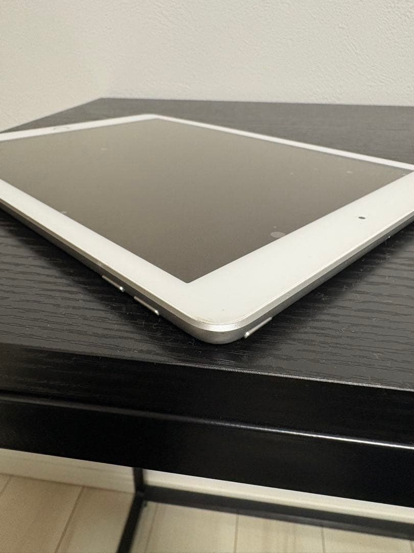 iPad アイパッド 第6世代 シルバー 32GB